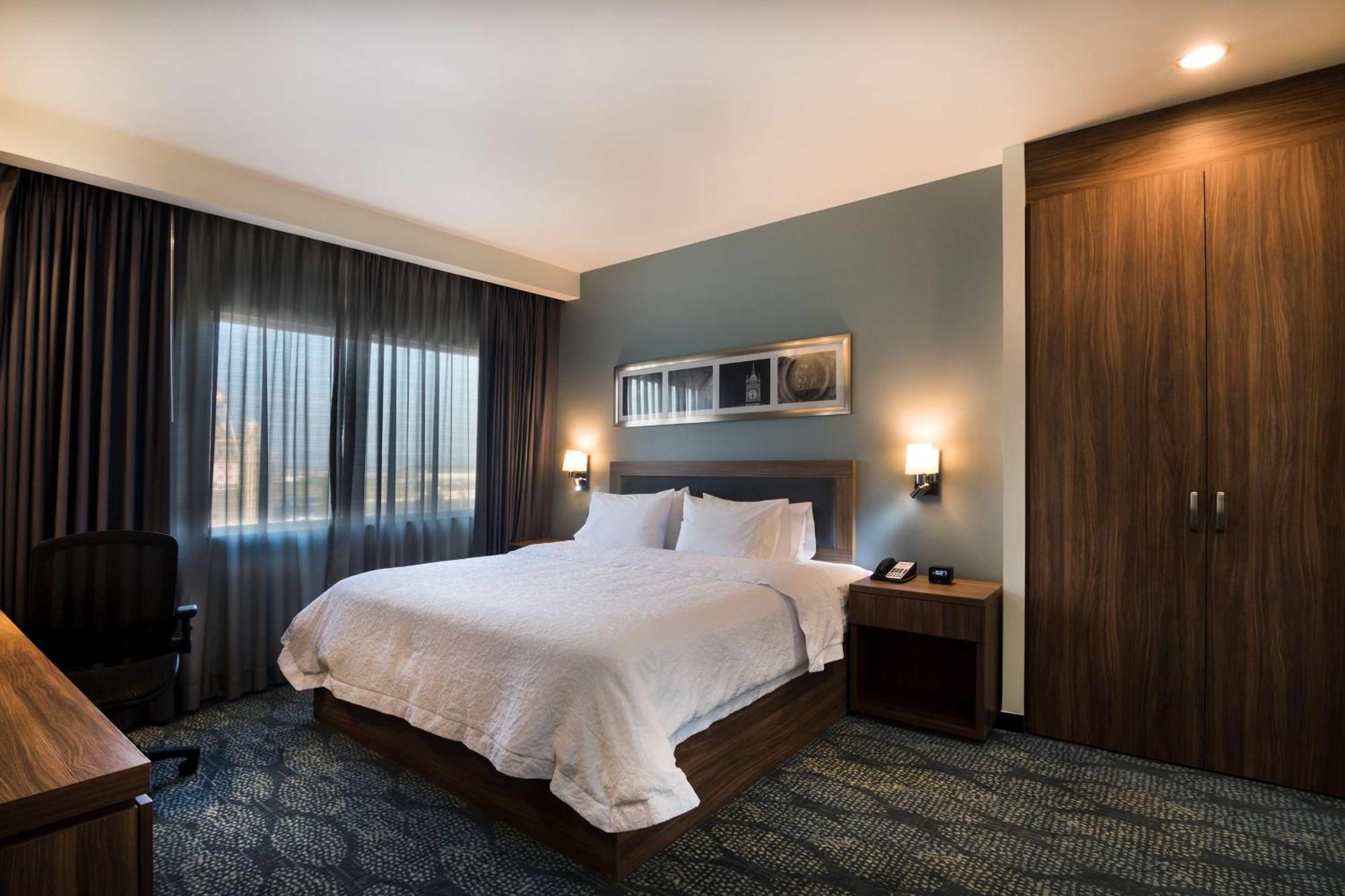Hampton Inn & Suites By Hilton Salamanca Bajio Exteriör bild