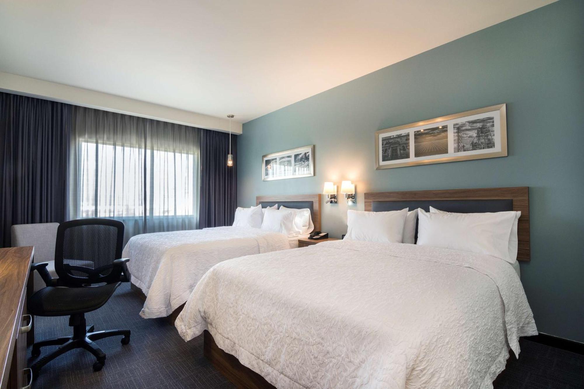 Hampton Inn & Suites By Hilton Salamanca Bajio Exteriör bild