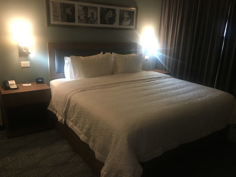Hampton Inn & Suites By Hilton Salamanca Bajio Exteriör bild